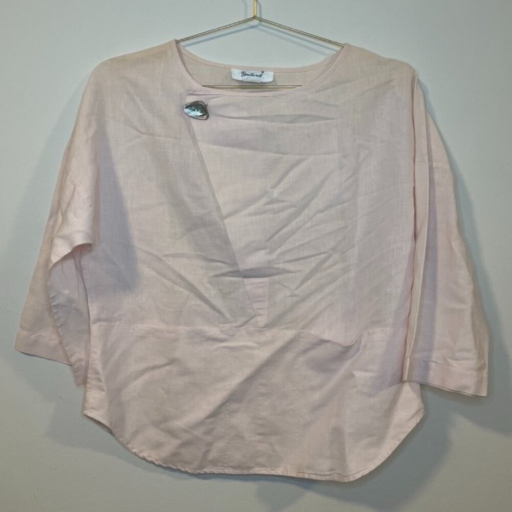 Gailord Linen Blouse with Abalone Shell Button
